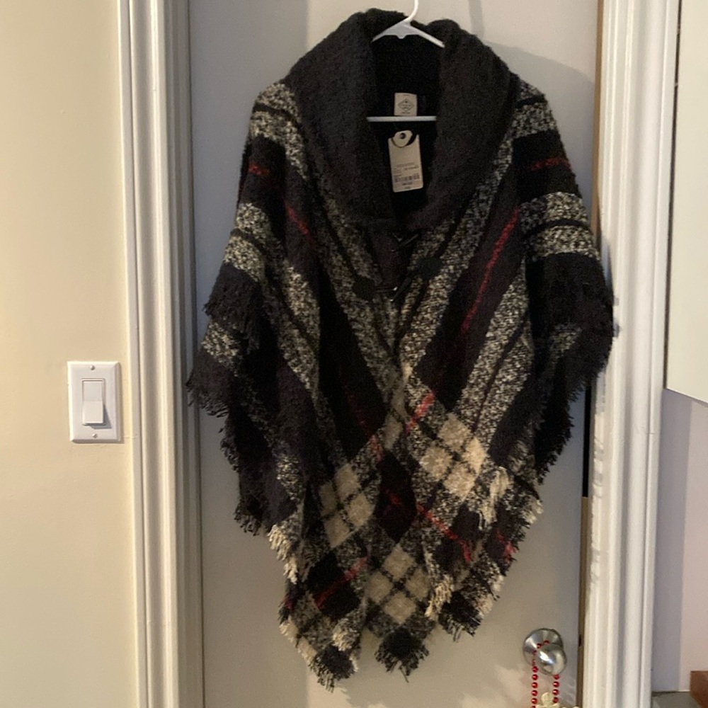 Chic Plaid Wool Poncho in Black, Cream, and Red